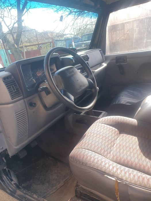 Jeep wrangler 2500 бензин на части