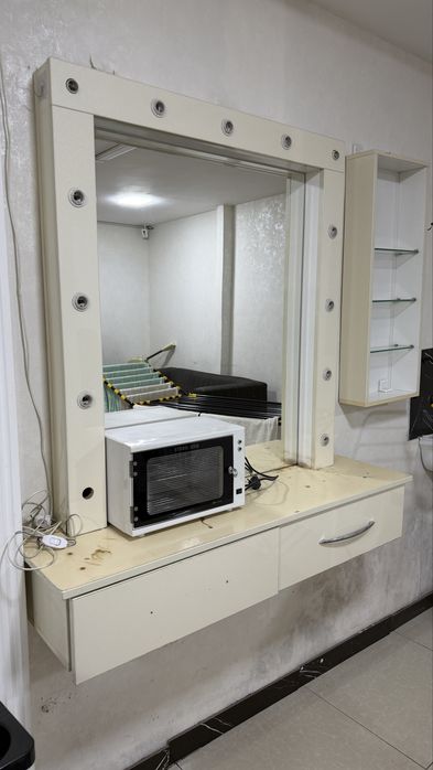 Продается мебель с салона красоты,