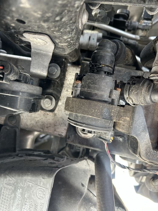 Pompă  apă auxiliară BMW seria 7 G11, G12 740 D 2017