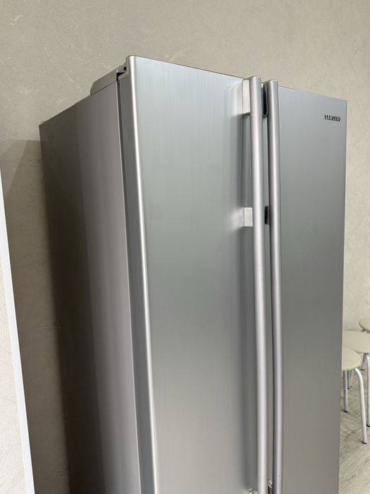 Продам большой холодильник samsung