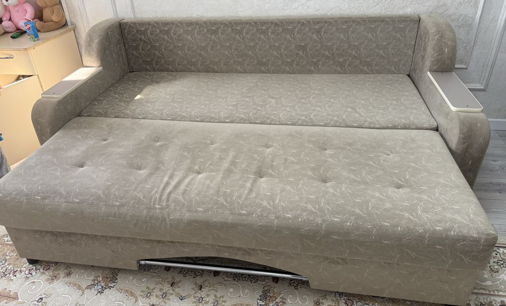 Продам диван самовывоз, район КШТ, Центр крови