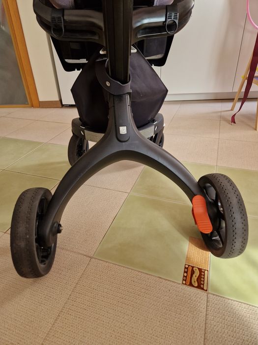Stokke Xplory V6 lilac/black, brown leather