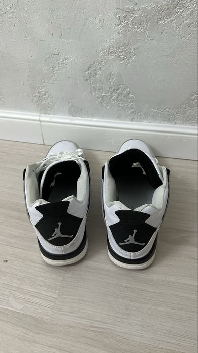 Кроссовки Nike Jordan 4