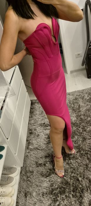 Rochie noua, mărimea Xs, merge și la S