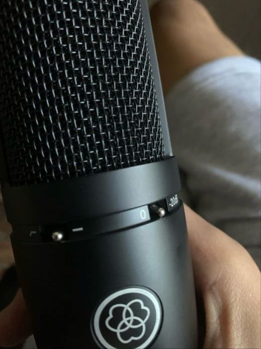 Микрофон AKG P120 черный