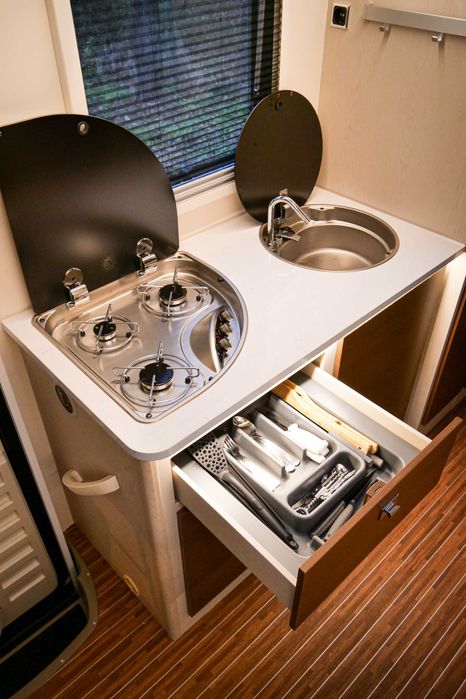 Inchirieri Autorulote Arad | Autorulota de inchiriat - 6 locuri