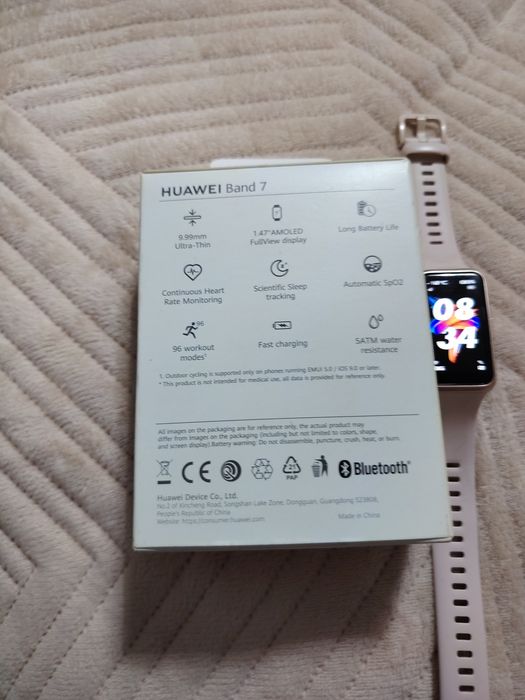Смартбраслеты Mi и Huawei