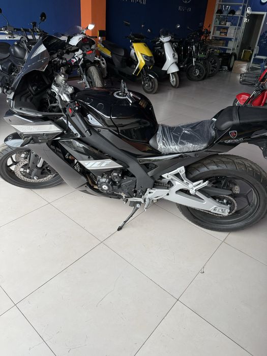 Новинка! Мотоцикл Yamaha r1 в подарок шлем