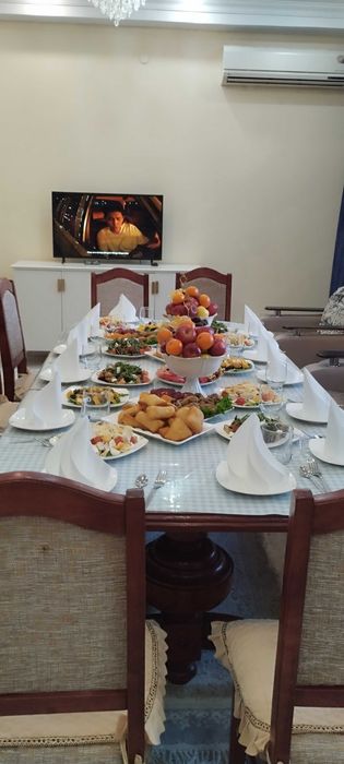 Продам стол для гостиной