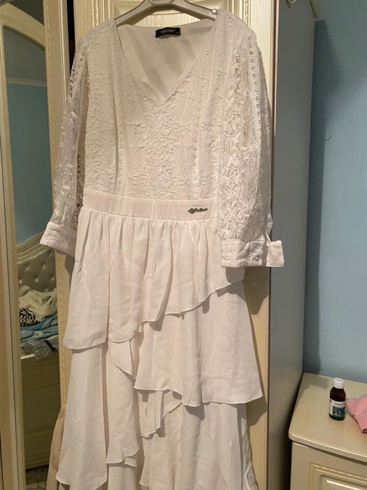 Белое платье