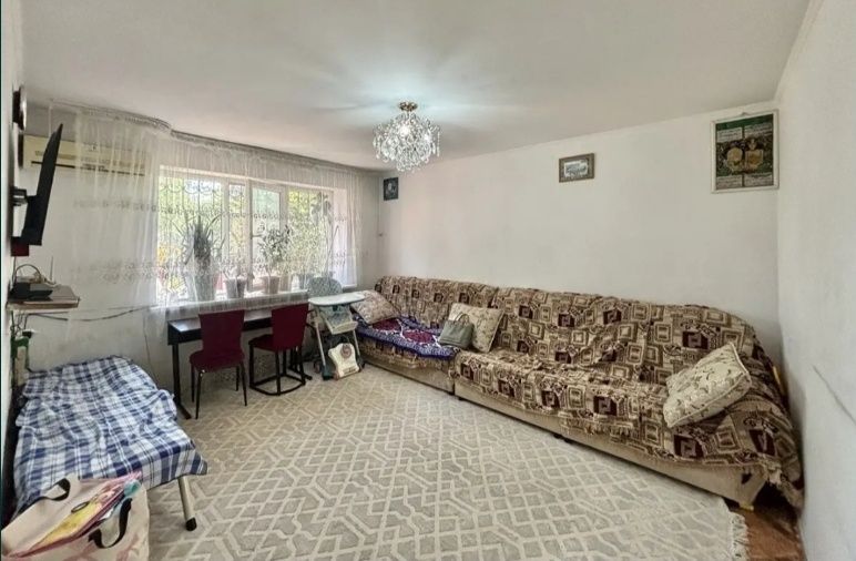Срочно продаётся квартира в мкр Айгерим1