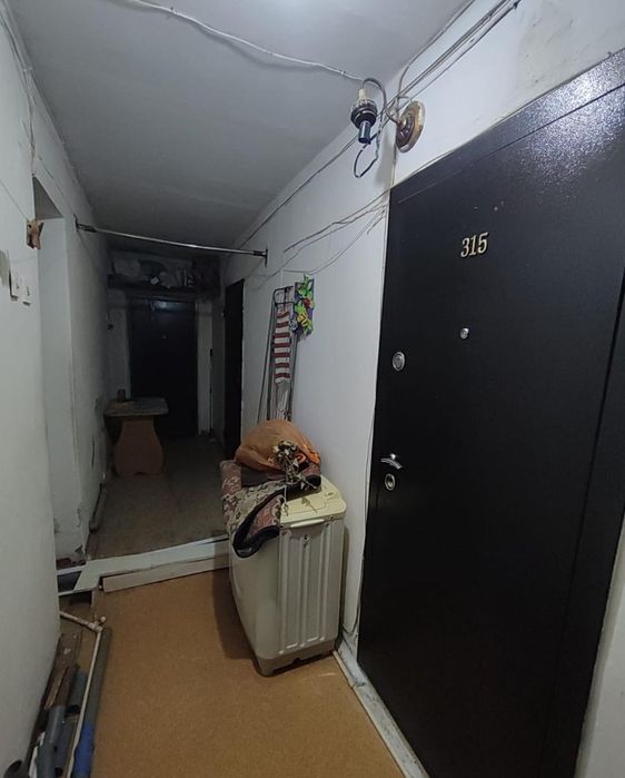 Продам 1 комн .общежитие в 19 микр.