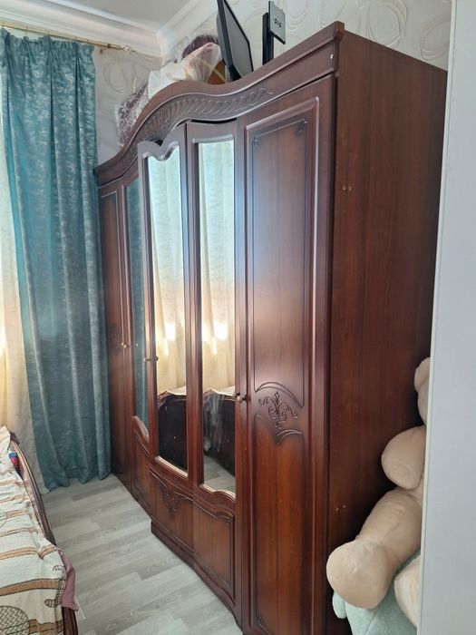 Продам спальный гарнитур