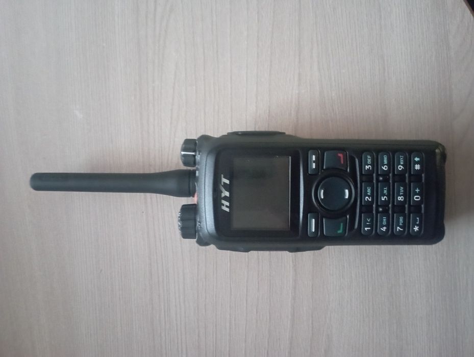 Продам Рацию HYT pd780