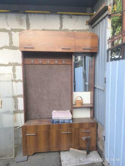 Продам Шкаф в прихожую