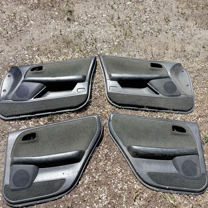 Продам дверные карты mark 2 (90 кузов)