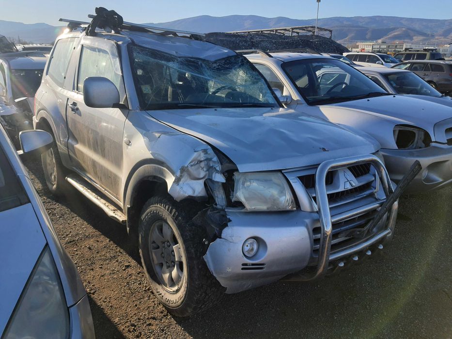 На части! Mitsubishi Pajero 3.2 DI-D