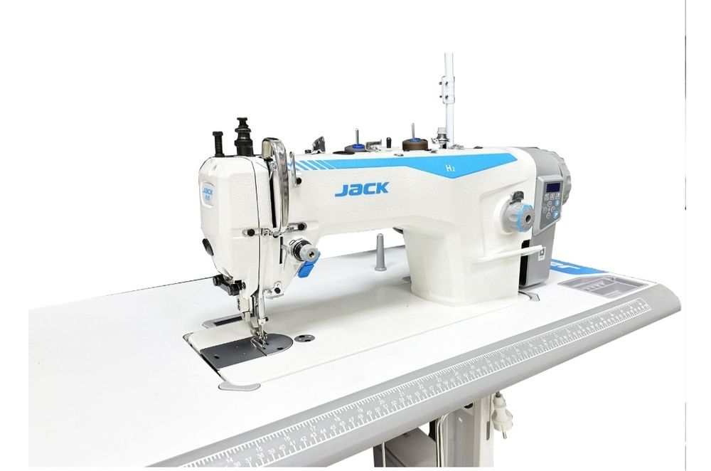 Продам швейную машину