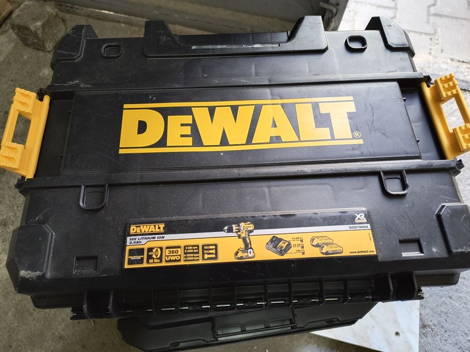 DeWalt куфари за съхранение на инструменти