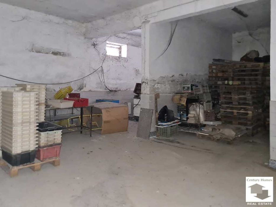 111344 Склад на две нива, с товарна рампа и магазин, в кв. Чолаковци