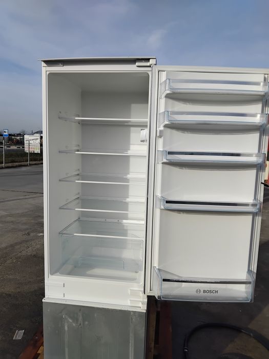 Хладилник за вграждане Bosch