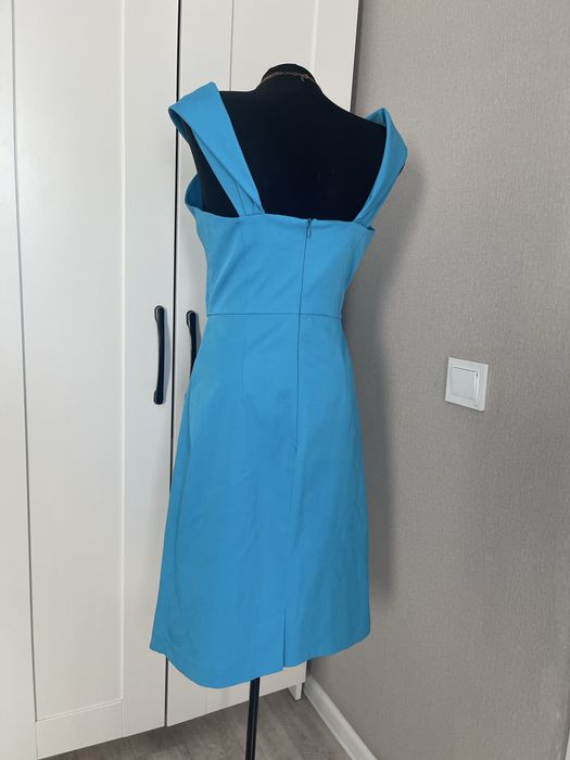 продам красивое платье, размер 42-44