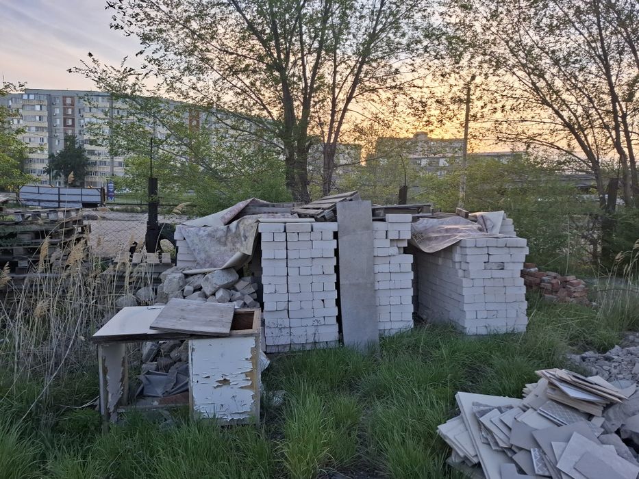 Продам недорого строй материалы и инструменты