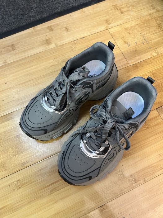 Кроссовки темно-серые на платформе (38 р)