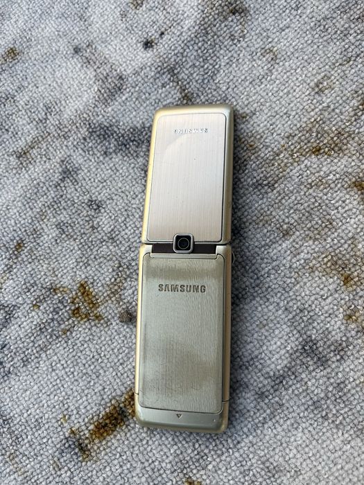 Самсунг с 3600 в идеалее.