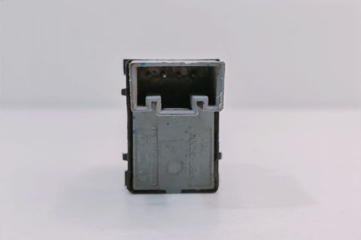 Buton Geamuri Electric  7L6959855B Volkswagen VW Passat B7 seria