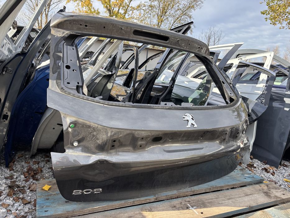 Капак/Багажник/Задна врата Peugeot 208