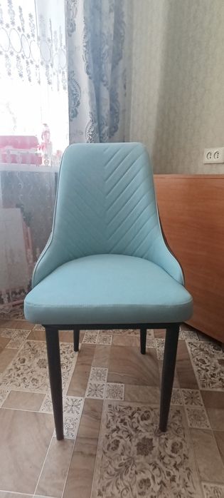 Продам кухонные стулья