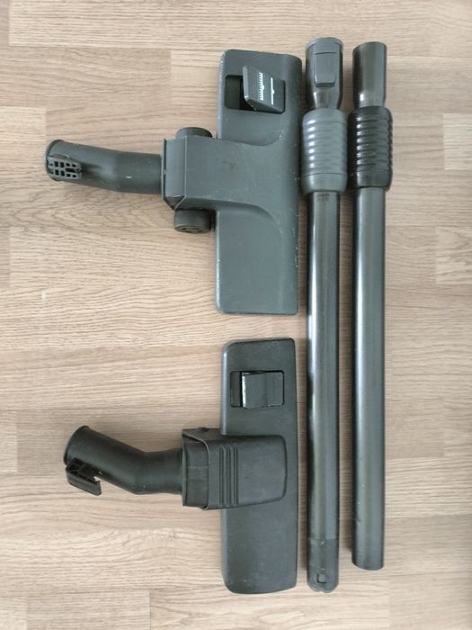 Щетка, трубка пылесоса