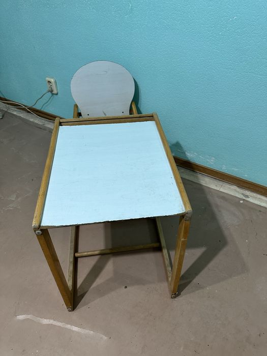 Отдам даром ребенку стул-стол