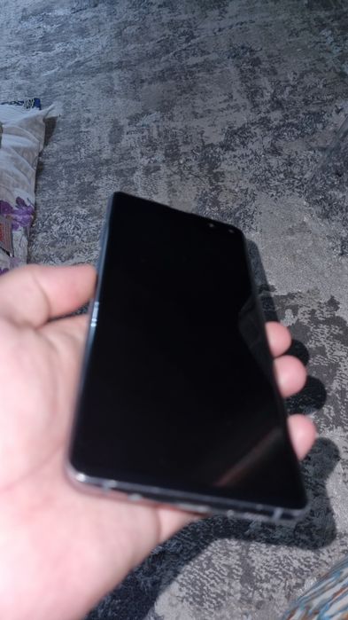 S10 5G idealniy holatda