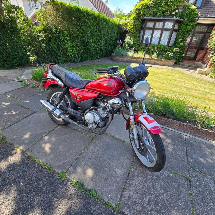 Yamaha YBR 125 custom