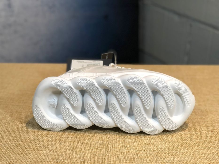 Versace Chain Reaction