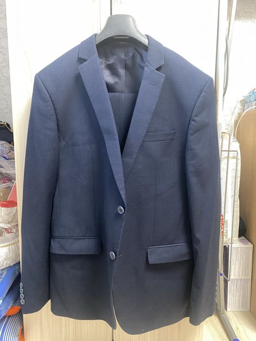 Продам костюм классический