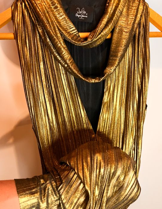 Рокля, златиста, фини плисета, Pepe Jeans