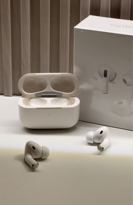 AirPods Full версия , в подарок кожанный чехол