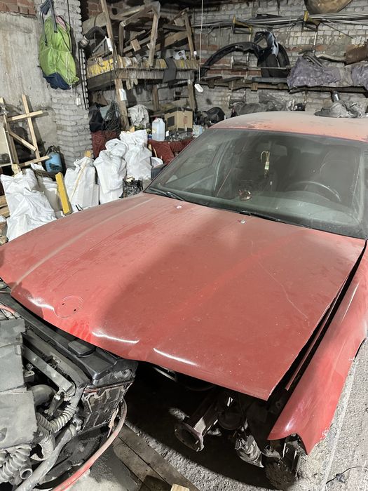 Продам капот BMW e36