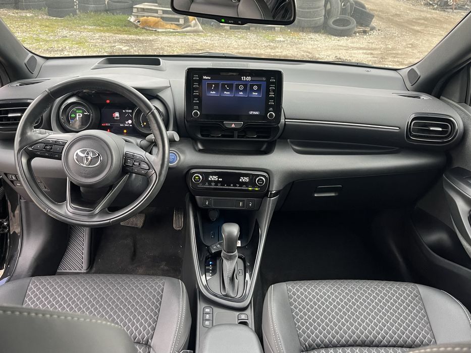 Toyota Yaris 2022 hybrid