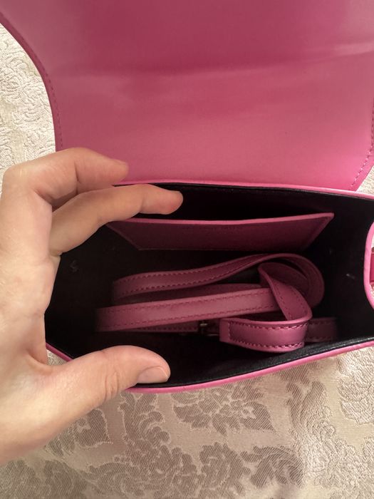 Продам сумочку розовая