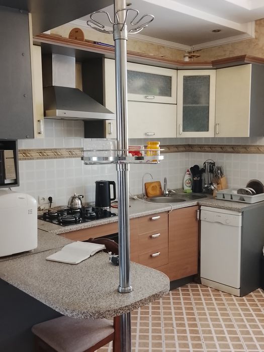 Продам кухонный мебель