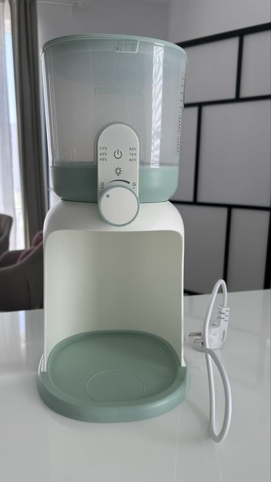 Нагревател и дозатор за вода за приготвяне на адаптирано мляко  Momcozy