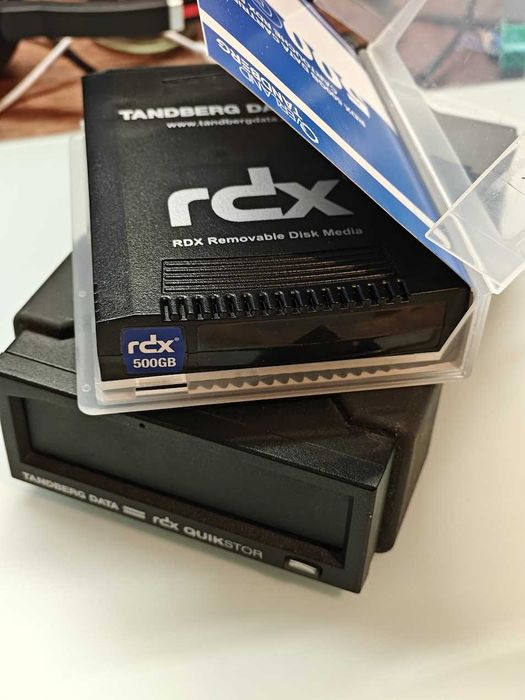 Tandberg QUIKSTOR RXD1000E si cartus de 500GB