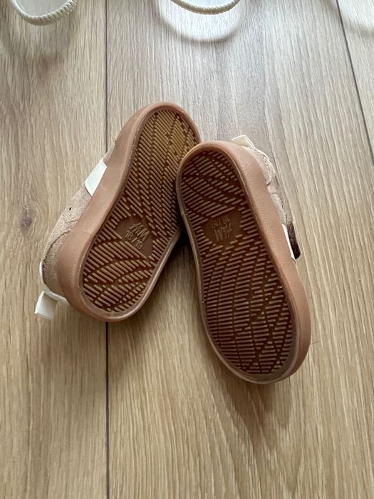 Бебешки обувки H&M