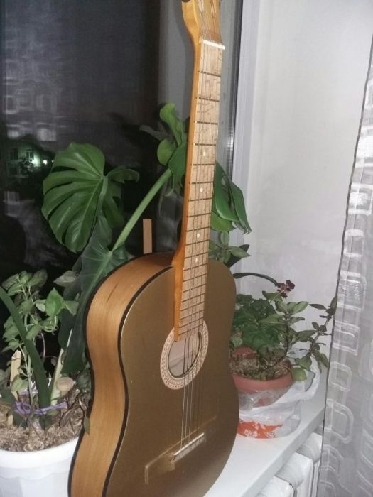 Гитара заводская продаю или меняю