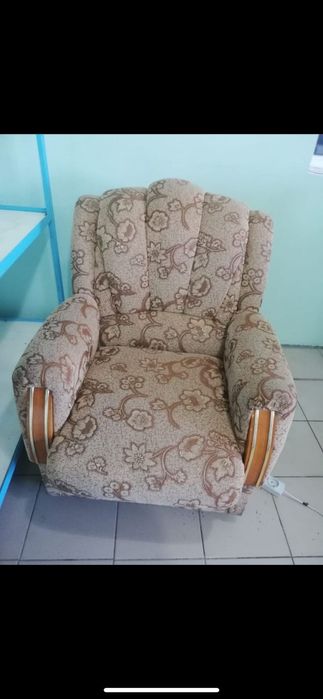 Диван и два кресла