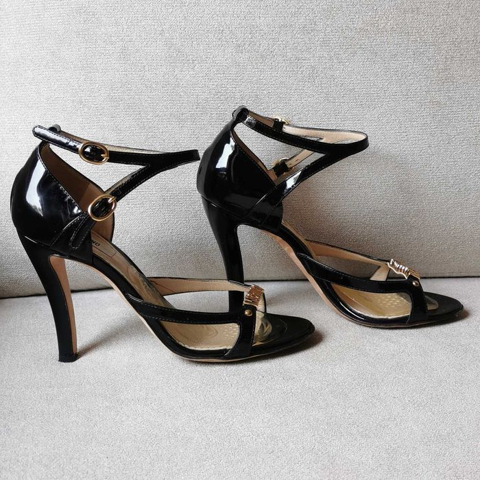 Обувки сандали Moschino 36